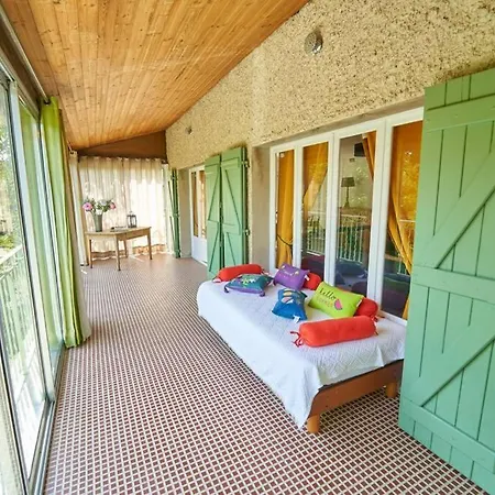 Villa Au Calme Jardin Et Piscine Couverte En Hiver *